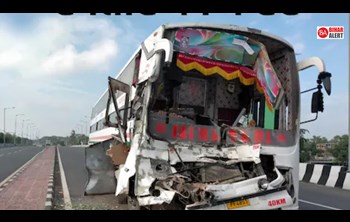 Bus going from Patna to Champaran crashes, driver killed, many passengers injured