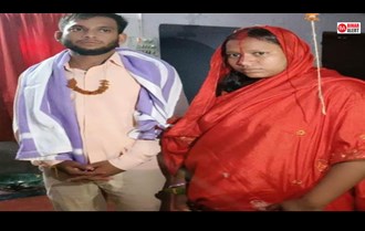 Sarpanch's son reached to meet girlfriend in the dark of night, villagers got married