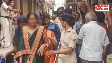 Sex racket exposed by bamboo ladder, 4 girls - 2 youths found in half clothes