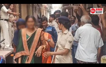 Sex racket exposed by bamboo ladder, 4 girls - 2 youths found in half clothes