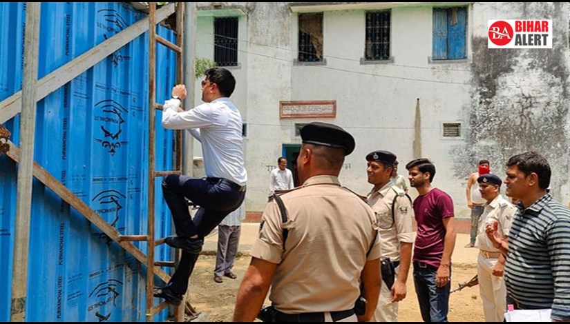 A DM from Bihar suddenly started climbing on the water tank