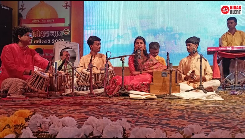 Someshwarnath Dham Festival, second day of singer Maithili Thakur was a grand program